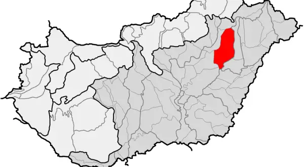 Mapa Węgier z zaznaczonym na czerwono regionem, który stanowi serce puszty węgierskiej.
